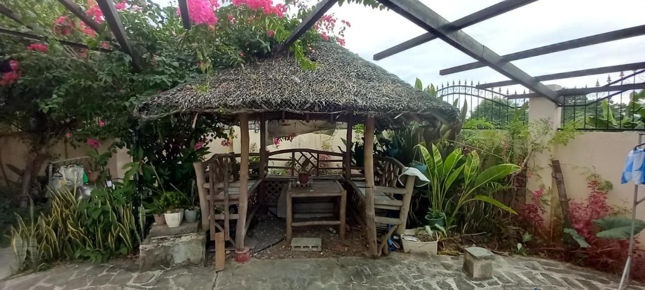 Soul Travellers Hotel Badian Exterior foto
